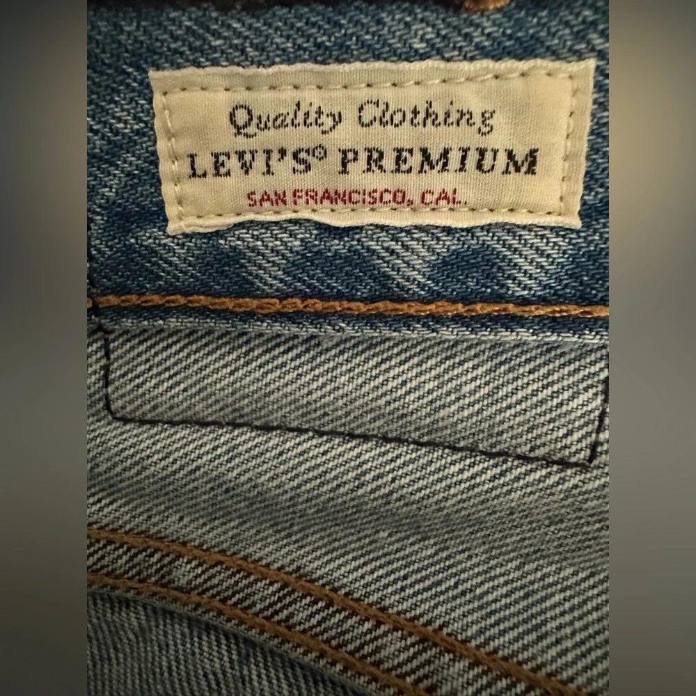 Levi’s 501 Skinny Jeans Women’s Size W24 L28 Light Blue Distressed Button Fly